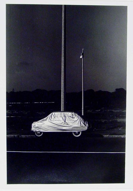 Erwitt---15-car-and-poles.jpg
