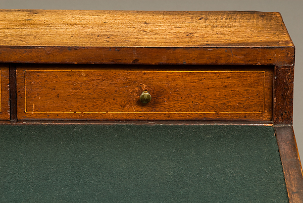 1998-31_desk-open.jpg