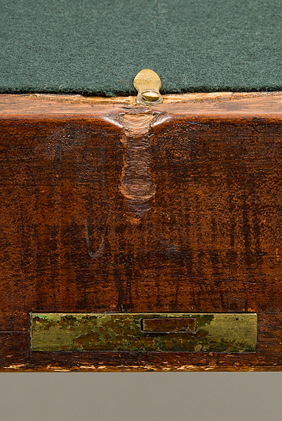 1998-31_desk-open.jpg