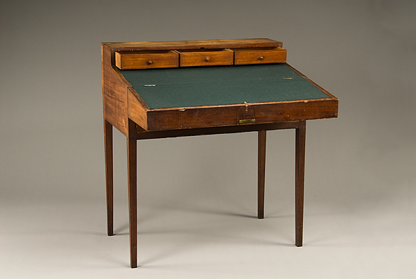 1998-31_desk-open.jpg