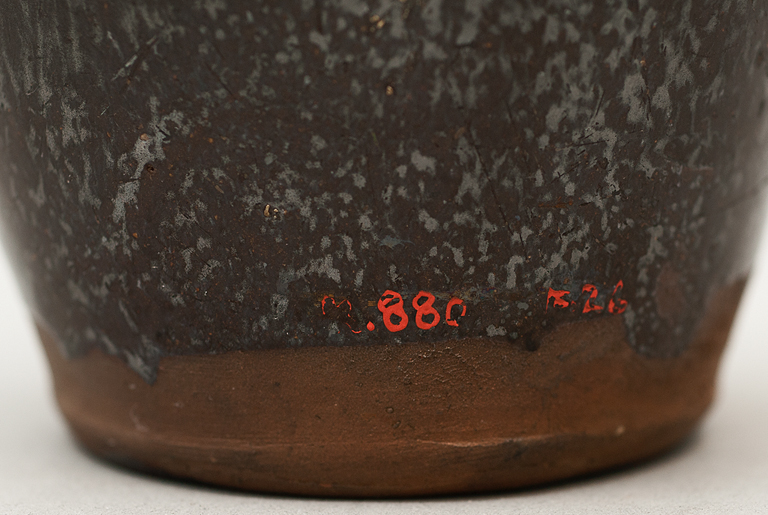 2014-4-165_v1f.jpg