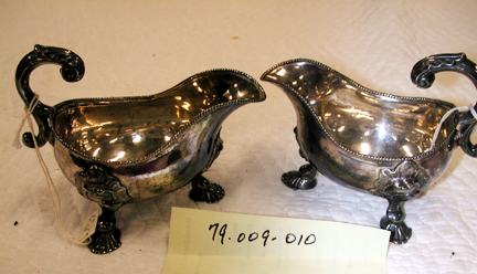 79-009-sauceboats.jpg