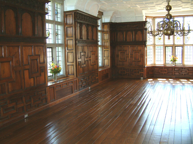 1945-494-mantlepiece.jpg